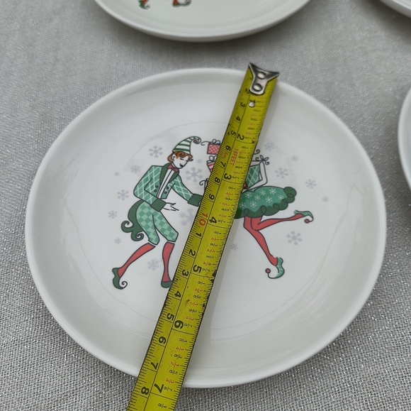 Macy's Holiday Unique Vintage Harlequin Christmas Dessert Plates - Picture 7 of 7